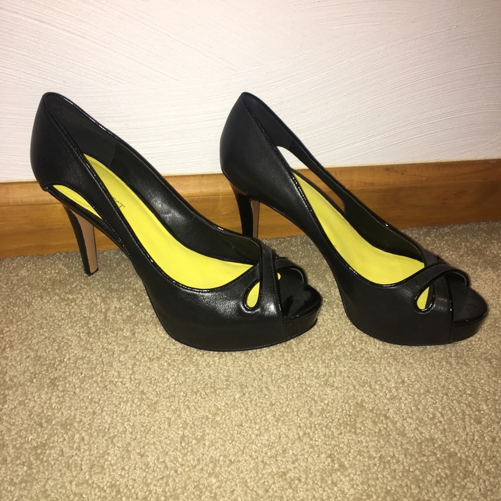 Open toe black heels